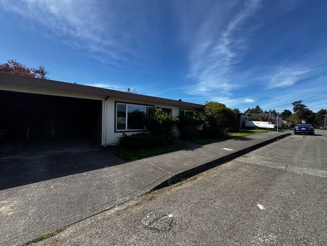 430-436 Hodgson St in Eureka, CA - Building Photo - Building Photo
