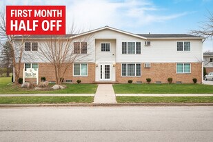 Birch Tree Apartments in Lansing, MI - Building Photo