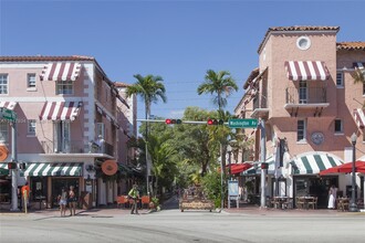 1559 Euclid Ave in Miami Beach, FL - Building Photo - Building Photo