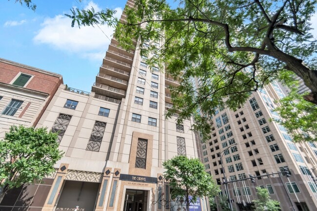 635 N Dearborn St in Chicago, IL - Foto de edificio - Building Photo