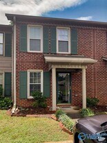 8151 Oldfield Rd SW in Huntsville, AL - Building Photo