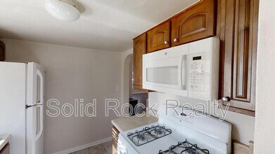 2436 E Monument St in Colorado Springs, CO - Building Photo - Building Photo