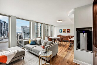 111 E Chestnut St in Chicago, IL - Building Photo - Building Photo