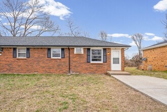 111 Tandy Dr in Clarksville, TN - Building Photo - Building Photo