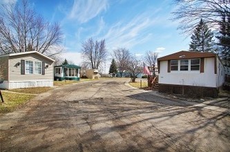 Lansing Park Terrace in Lansing, MI - Building Photo - Building Photo