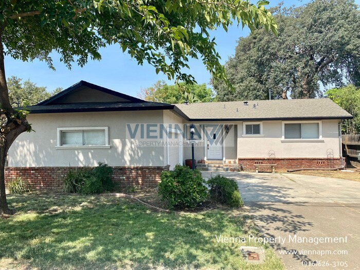 5280 5th St in Rocklin, CA - Foto de edificio