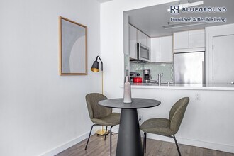 240 Lombard St in San Francisco, CA - Building Photo - Building Photo