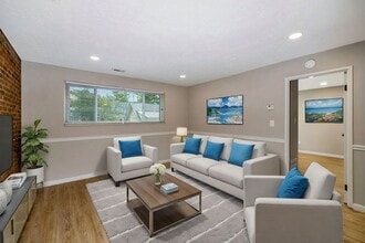 Delta Bend Apartments in Mount Lookout in Cincinnati, OH - Building Photo - Interior Photo