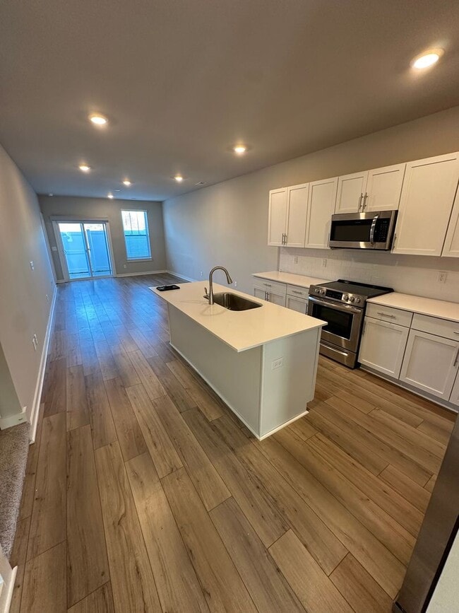 717 Mickelson Wy in Lebanon, TN - Building Photo - Building Photo