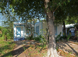 394-398 SE 5th Ave in Delray Beach, FL - Building Photo - Building Photo