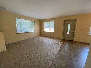 5011 N Syracuse St in Portland, OR - Building Photo - Building Photo