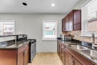 2555 Saybrook Rd in University Heights, OH - Building Photo - Building Photo