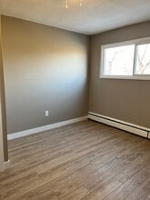1355 12th Av SW in Moose Jaw, SK - Building Photo - Building Photo