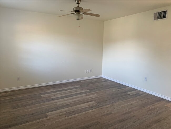 448 Carlton St in Brazoria, TX - Building Photo - Building Photo