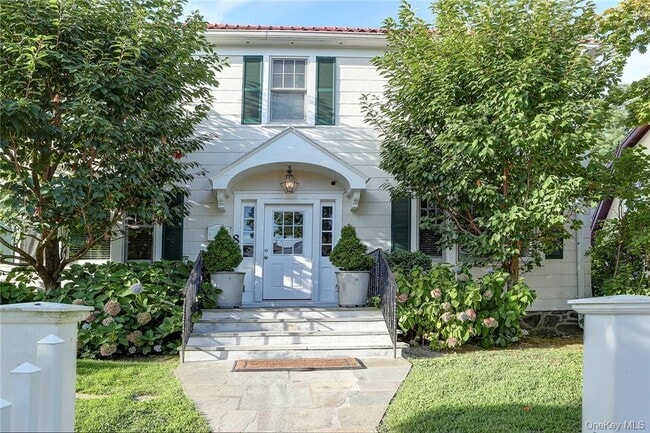 8 Horton St in Rye, NY - Building Photo - Building Photo