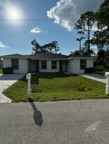 2217 Fraser St in Port Charlotte, FL - Building Photo