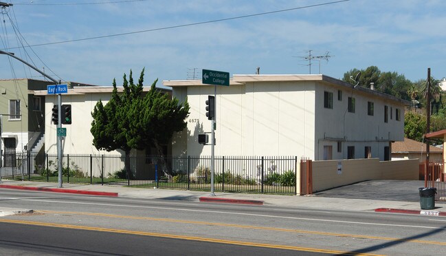 4675 Eagle Rock Blvd in Los Angeles, CA - Building Photo - Building Photo