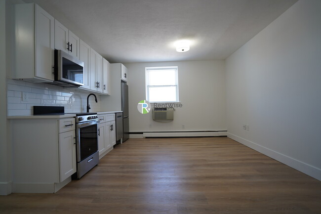 740 E 7th St in Boston, MA - Building Photo - Building Photo