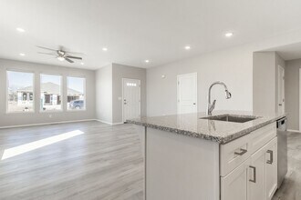 3465 N Nixon Ave in Springfield, MO - Building Photo - Building Photo