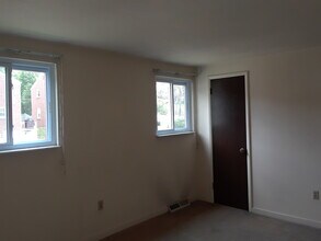 3303 W Run Rd in Munhall, PA - Building Photo - Building Photo