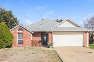211 Brookhaven Cir in Royse City, TX - Building Photo