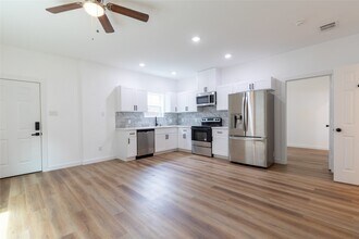 8210 Sparta St in Houston, TX - Building Photo - Building Photo