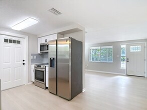 5711 Pine St in New Port Richey, FL - Building Photo - Building Photo