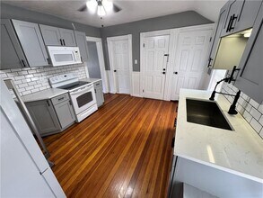 114 Jefferson St in Warwick, RI - Building Photo - Building Photo