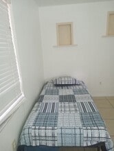 5875 70th Ave N in Pinellas Park, FL - Building Photo - Building Photo