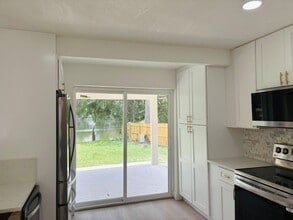 12909 Forest Hills Dr in Tampa, FL - Building Photo - Building Photo