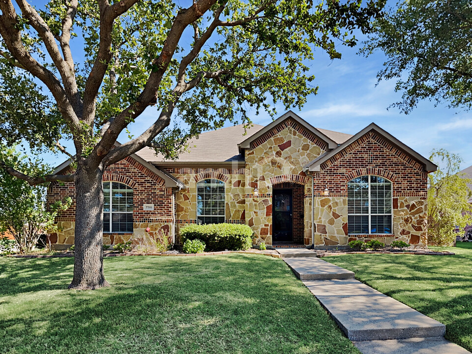 7701 Westover Dr in Rowlett, TX - Building Photo
