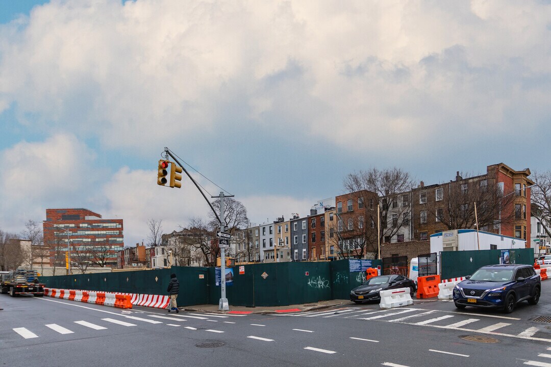 580 Gerard Ave in Bronx, NY - Foto de edificio