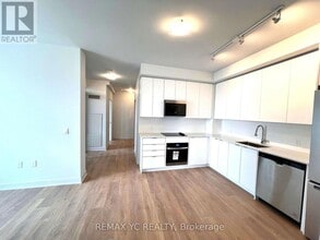 2920 Hwy 7 in Vaughan, ON - Building Photo - Building Photo