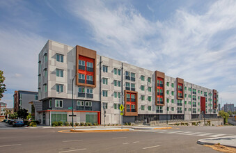 Park Avenue Senior in San Jose, CA - Building Photo - Building Photo