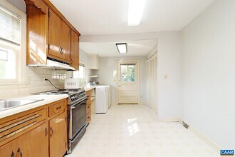 236 Hartmans Mill Rd in Charlottesville, VA - Building Photo - Building Photo