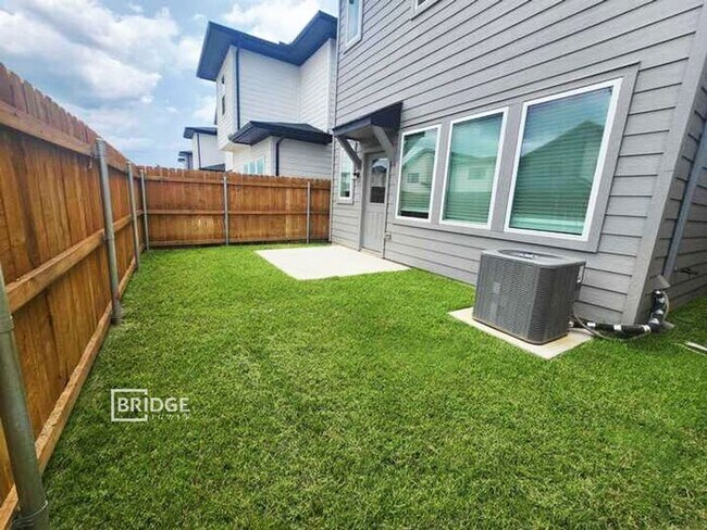 33134 Oak Hts Pl in Magnolia, TX - Building Photo - Building Photo