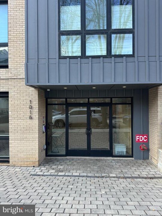 1016 17th Pl NE in Washington, DC - Building Photo