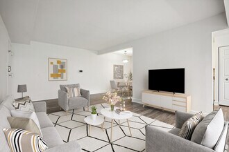 Satyr Hill Apartments in Parkville, MD - Foto de edificio - Building Photo