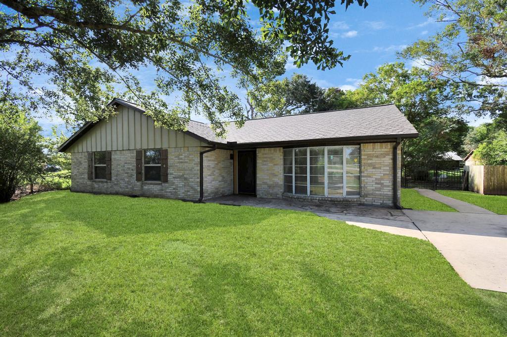 7021 Loop 540 in Beasley, TX - Building Photo