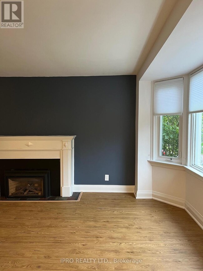 4 Avalon Blvd