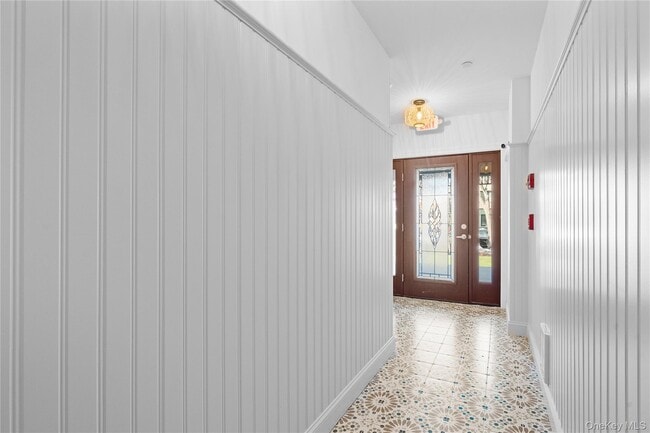 584 Main St in Islip, NY - Building Photo - Building Photo