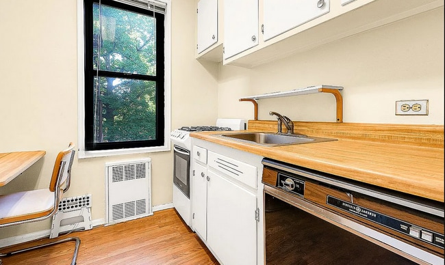 387 Summit Ave, Unit 2