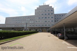 3600 West Broad Street in Richmond, VA - Foto de edificio - Building Photo