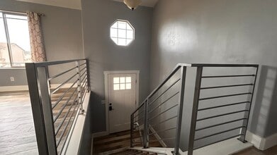 1611 W 600 N in Clinton, UT - Foto de edificio - Building Photo