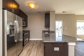 Flats 1809 in Milwaukee, WI - Building Photo - Building Photo