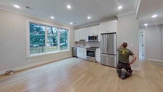 104 Warren St, Unit 1 in Boston, MA - Building Photo