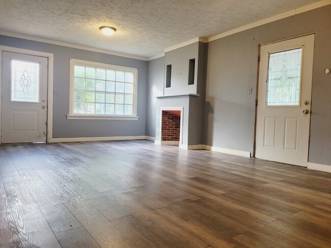 property at 2124 W 1st St