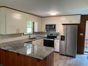 146 Rosedale Cir in Winston-Salem, NC - Building Photo - Building Photo