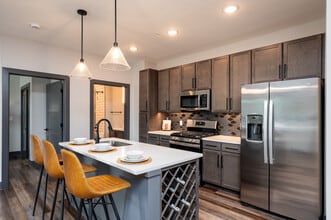 Overture at Proscenium Apartments in Carmel, IN - Foto de edificio - Interior Photo