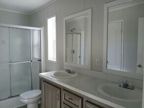 218 Sycamore Ln in Tampa, FL - Building Photo - Building Photo